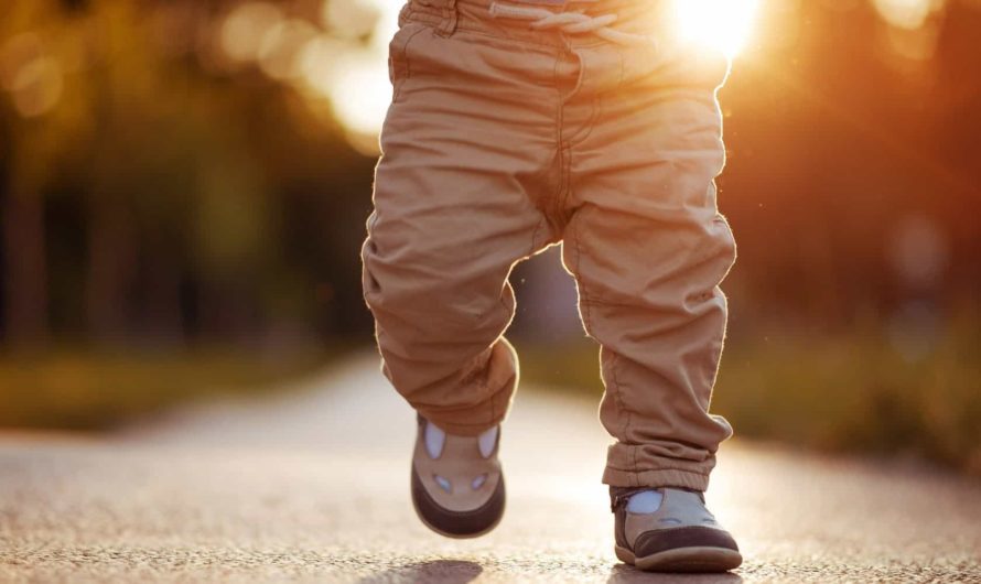 Первые шаги ребенка