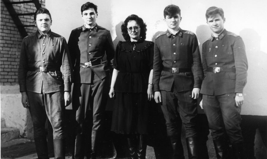 Сонник — Сослуживец толкование