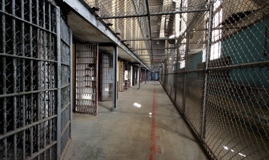 Сонник: Тюрьма