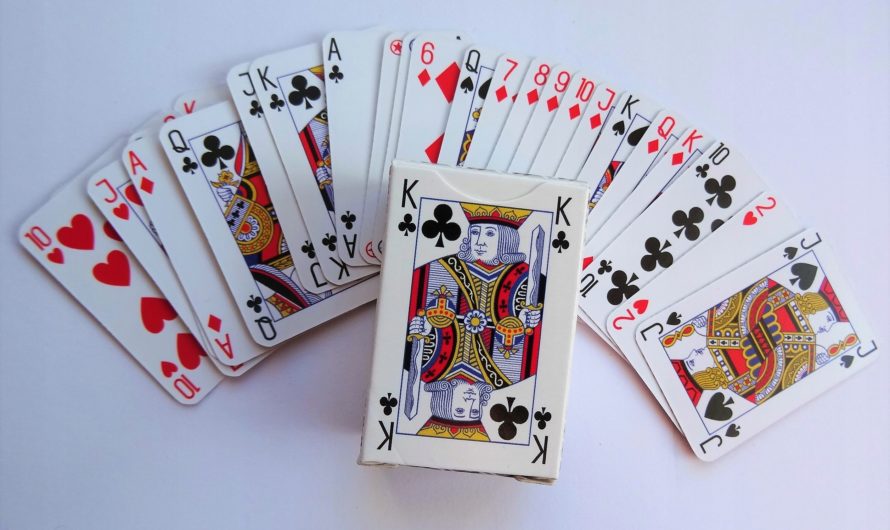 Гадание на игральных картах «Есть ли у меня соперница?»