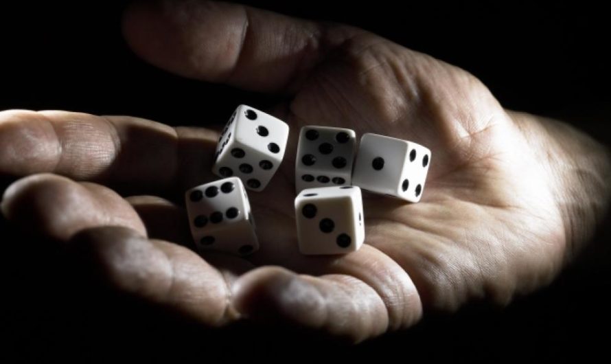 Онлайн гадание на костях «Будем ли мы вместе»